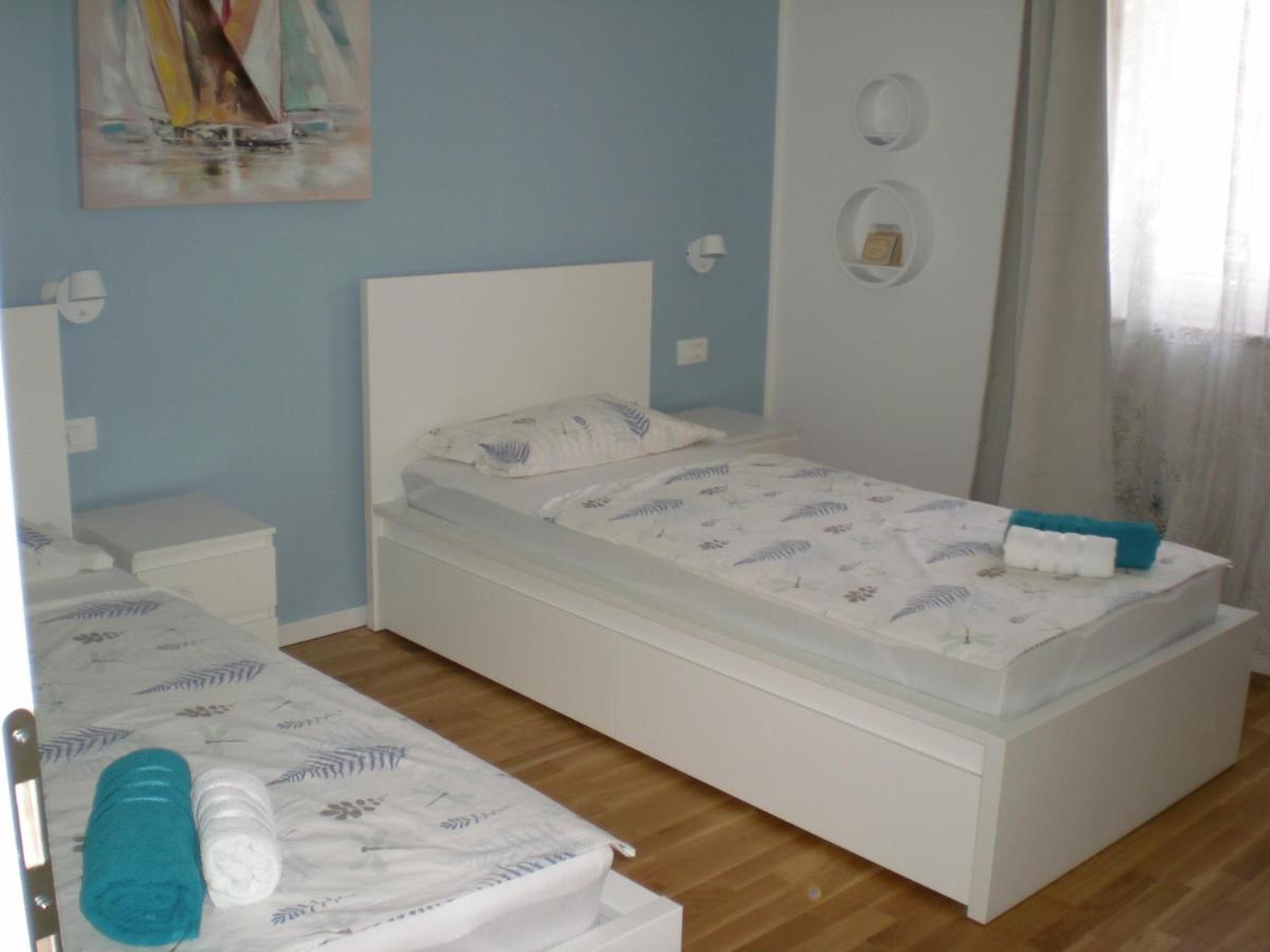 Vila Dubravka - Schoen Und Komfortabel Inmitten Von Olivenbaeumen Und Weinbergen Mit Whirlpool Valtura Esterno foto