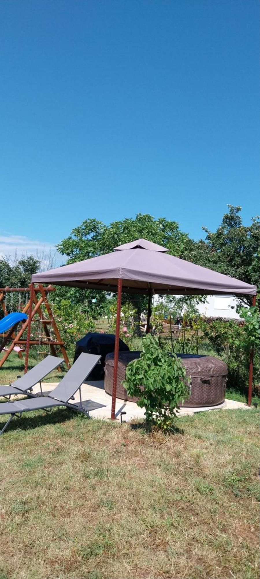 Vila Dubravka - Schoen Und Komfortabel Inmitten Von Olivenbaeumen Und Weinbergen Mit Whirlpool Valtura Esterno foto