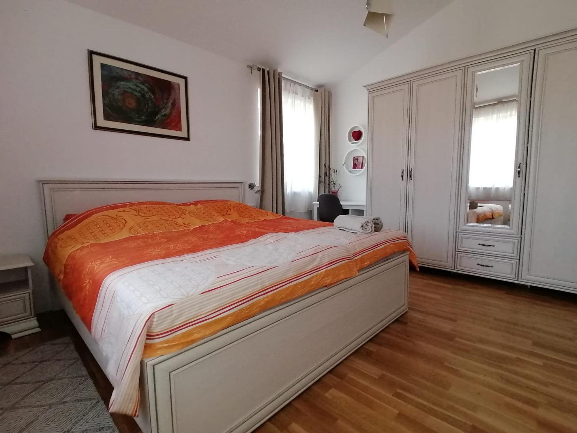 Vila Dubravka - Schoen Und Komfortabel Inmitten Von Olivenbaeumen Und Weinbergen Mit Whirlpool Valtura Esterno foto