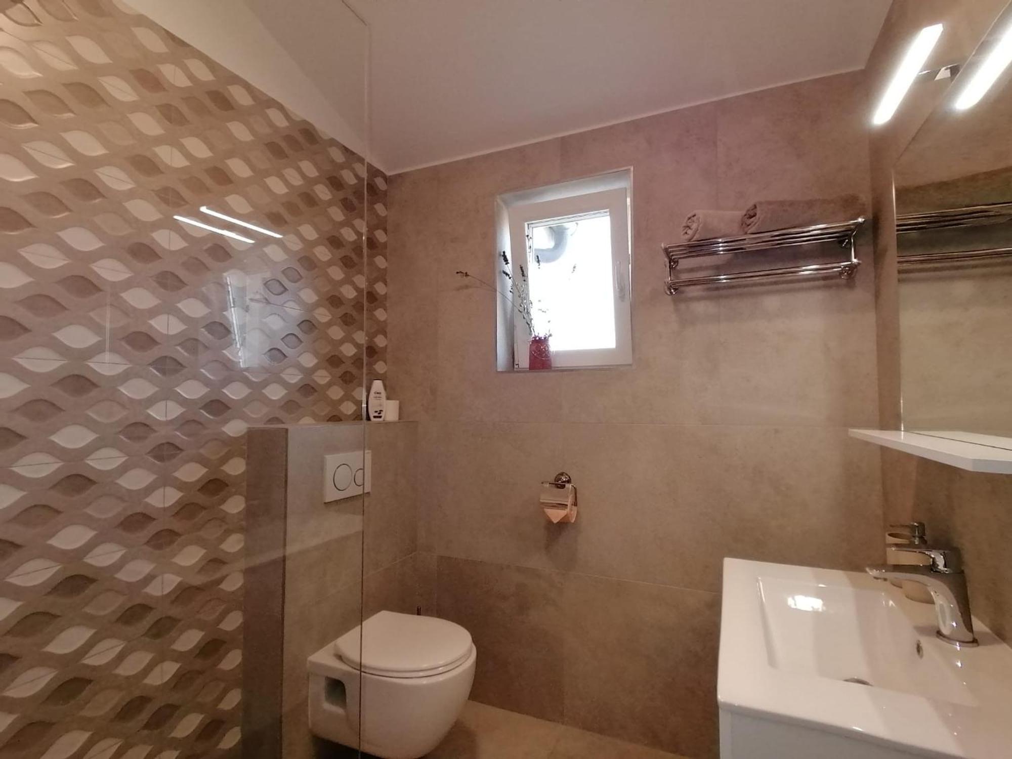 Vila Dubravka - Schoen Und Komfortabel Inmitten Von Olivenbaeumen Und Weinbergen Mit Whirlpool Valtura Esterno foto